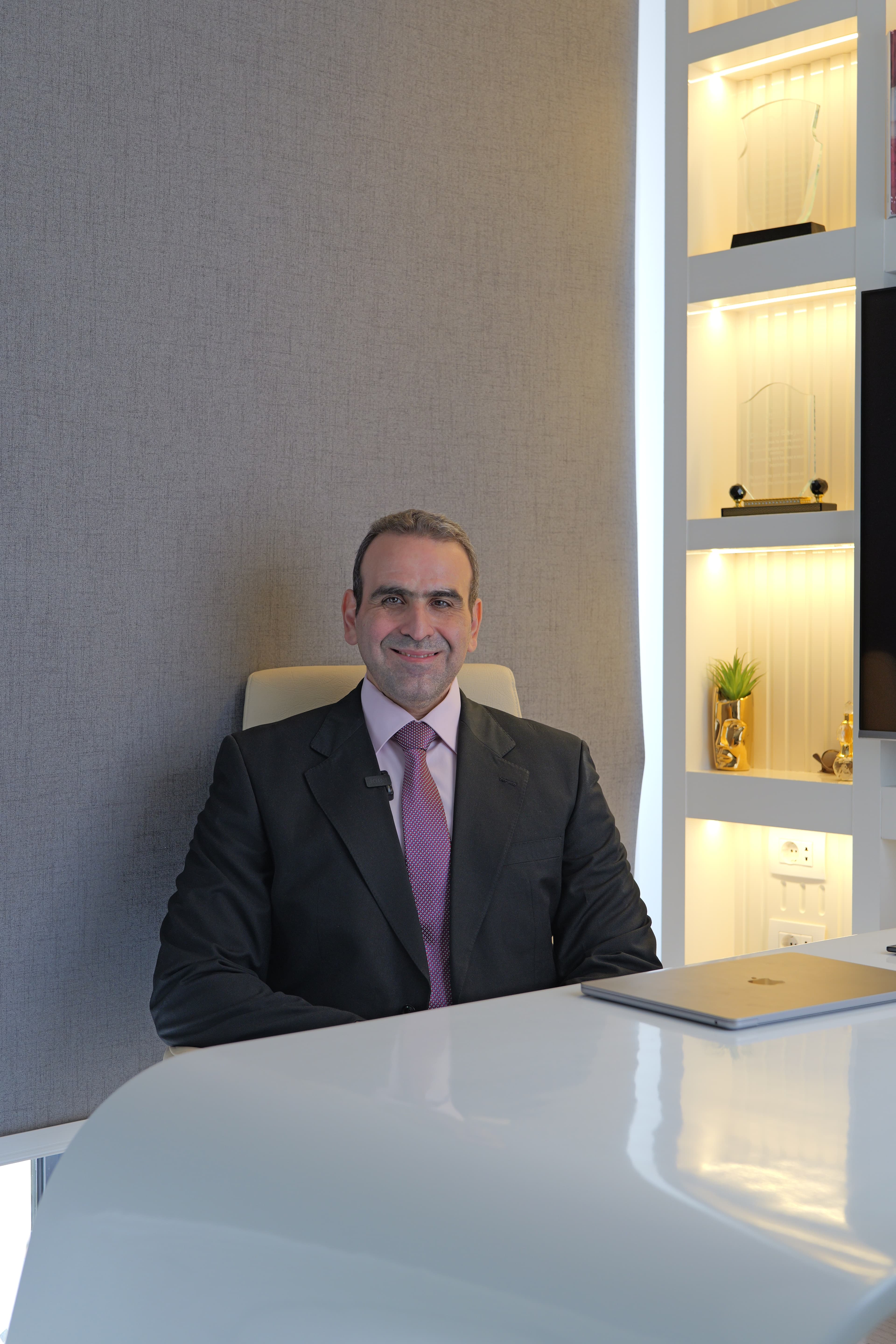 Dr. Karim Salah